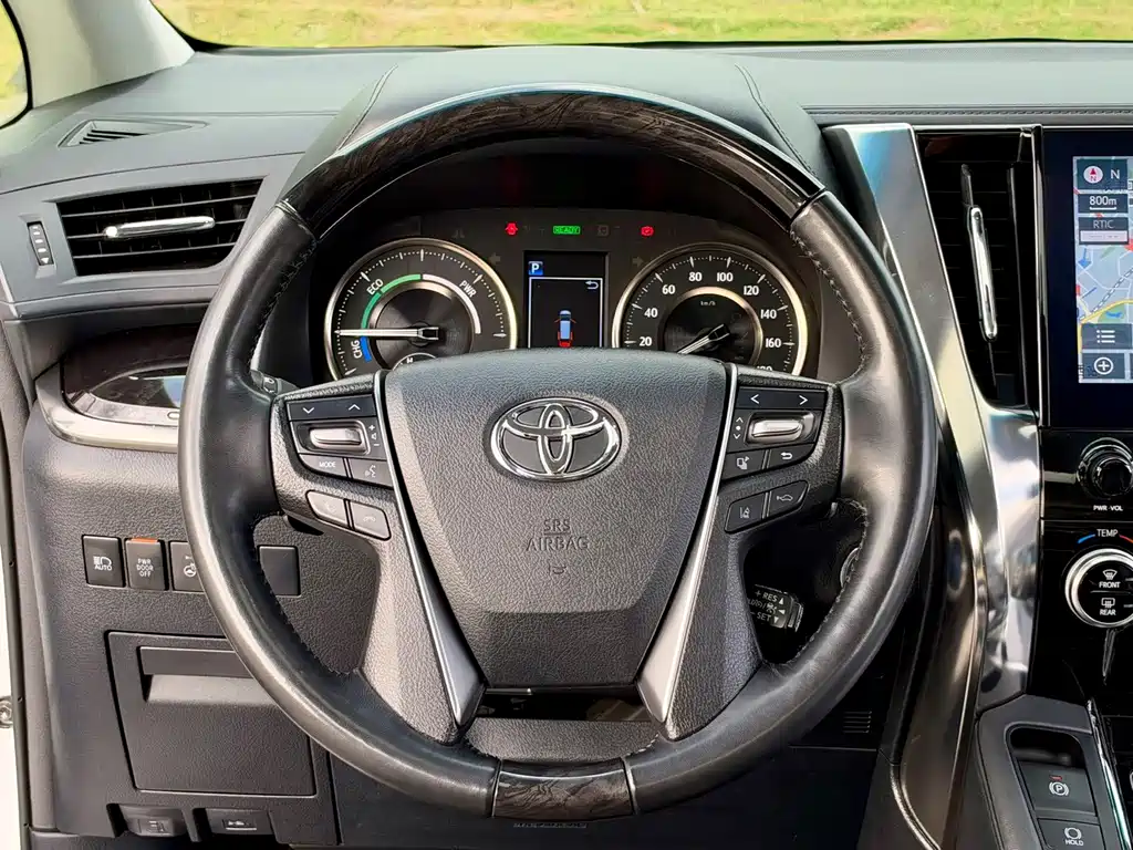 Toyota Vellfire — миниатюра 7