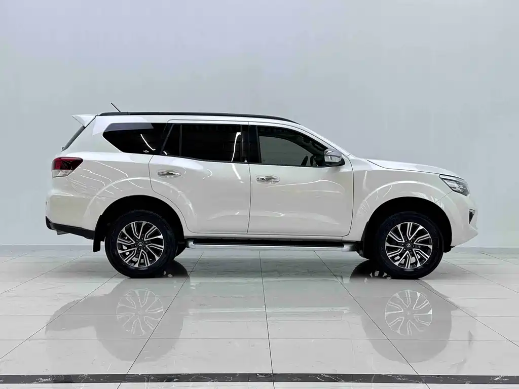Nissan Terra — миниатюра 5