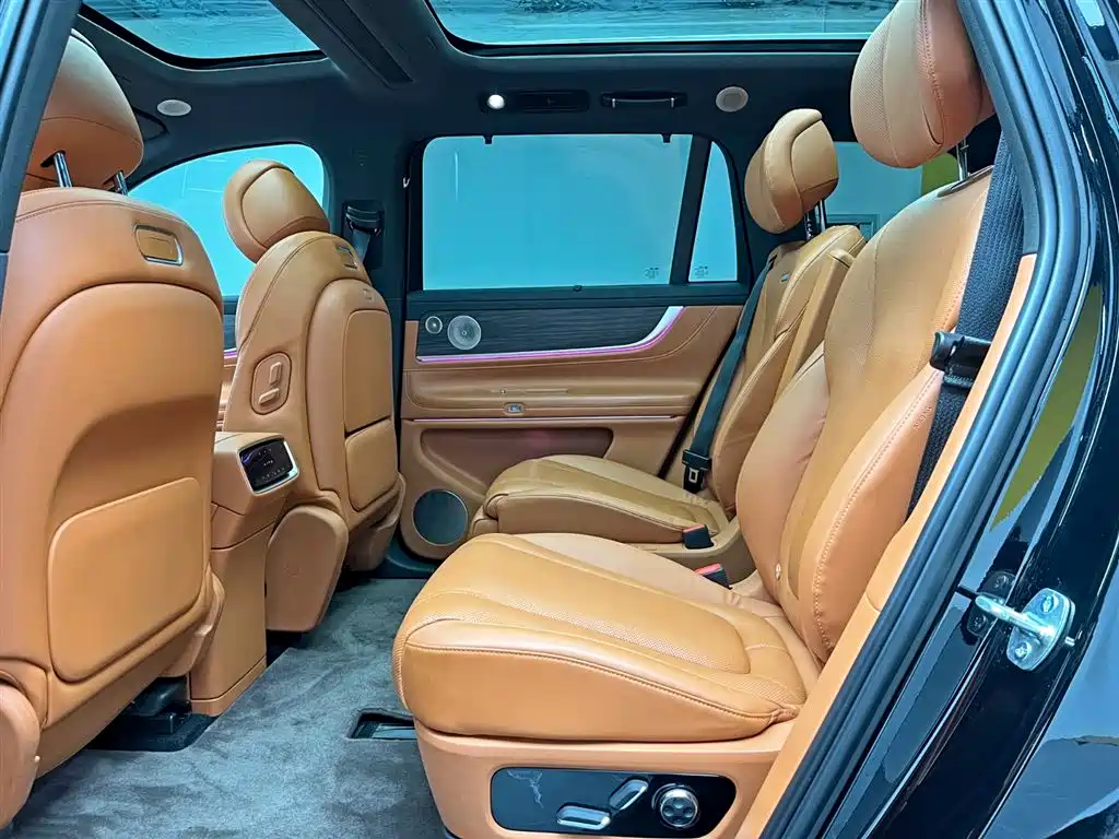 AITO ASK THE WORLD M9