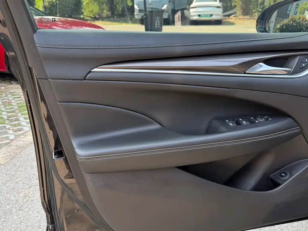 Buick LaCrosse — миниатюра 25