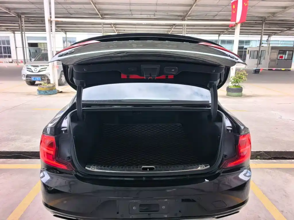 Volvo S90 — миниатюра 19