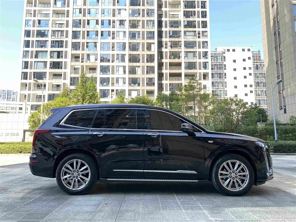 Cadillac XT6 — миниатюра 8