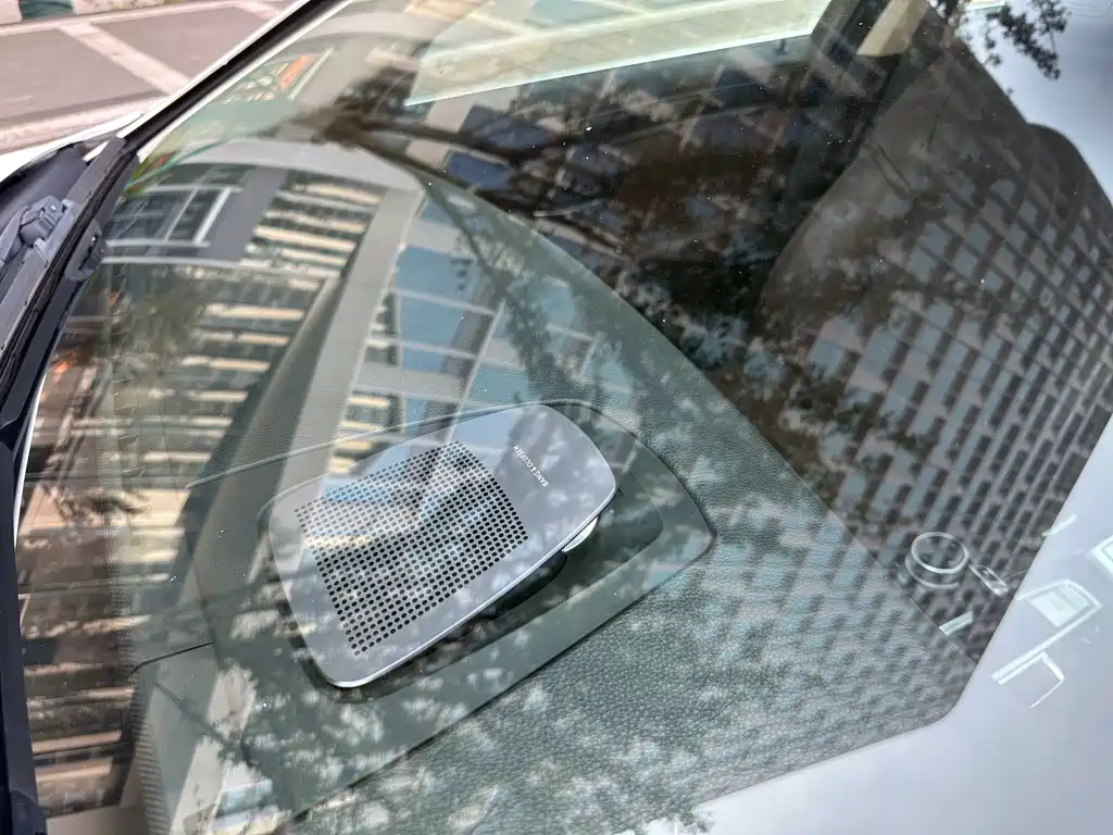 BMW 5 Series — миниатюра 10