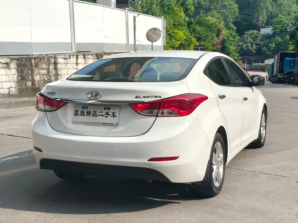 Hyundai Elantra Langdong — миниатюра 4