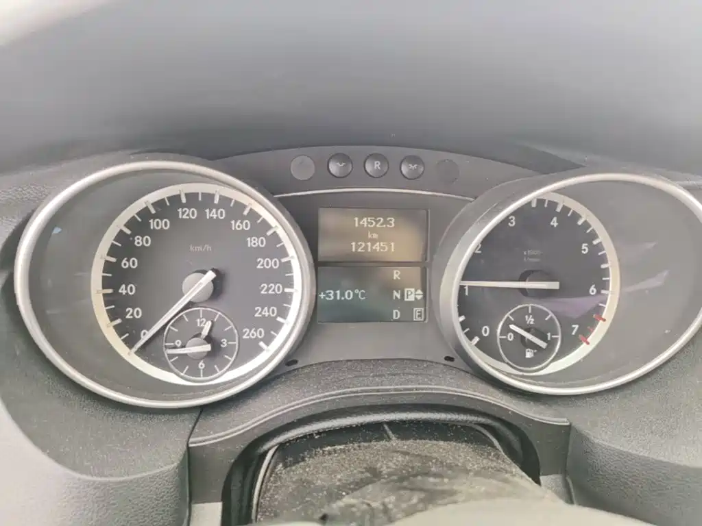Mercedes-Benz R-Class — миниатюра 12