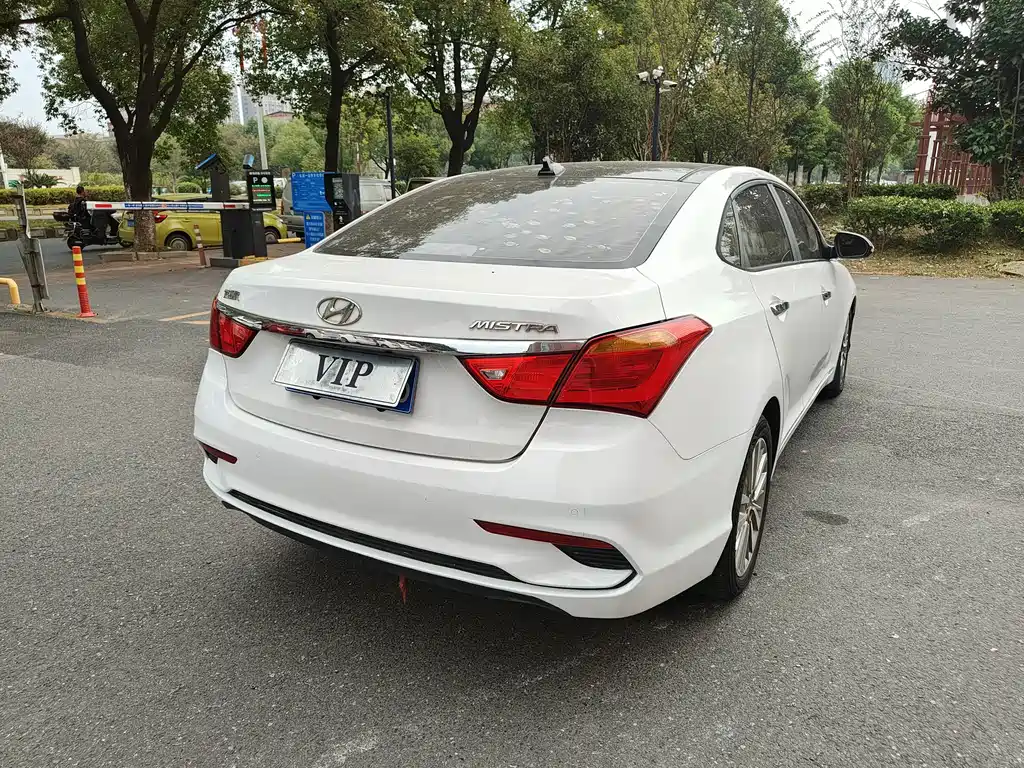 Hyundai Mistra — миниатюра 7