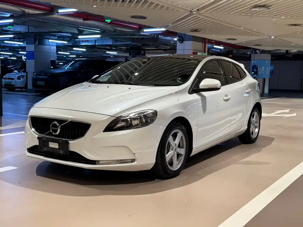 Volvo V40