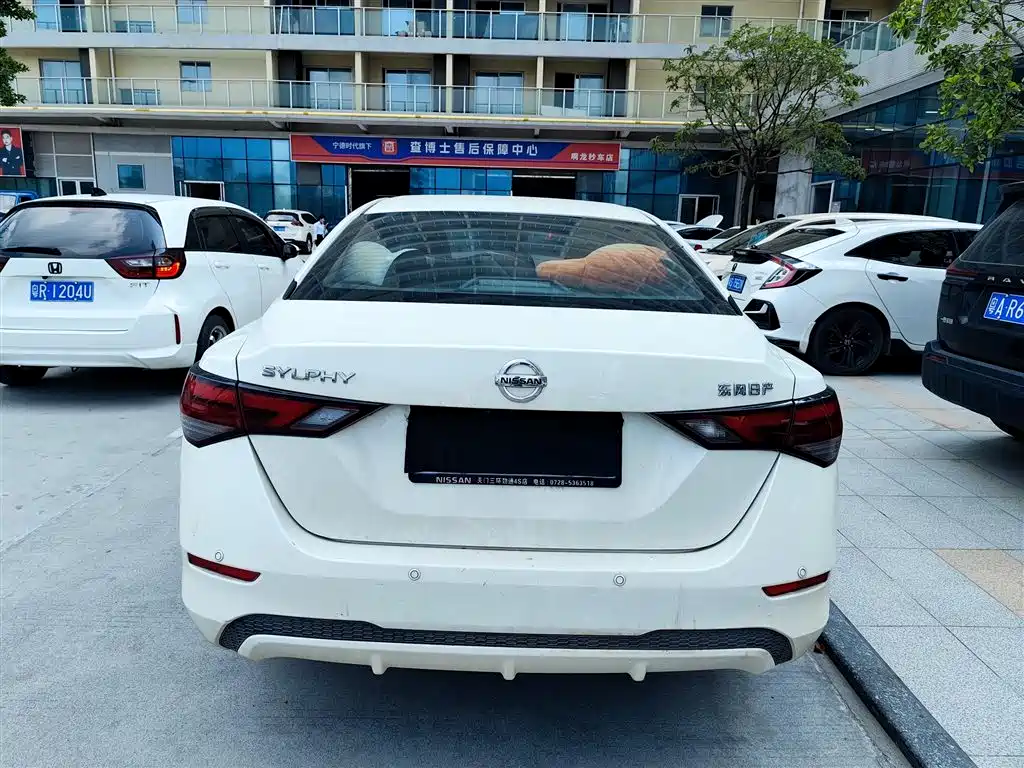 Nissan Sylphy — миниатюра 8