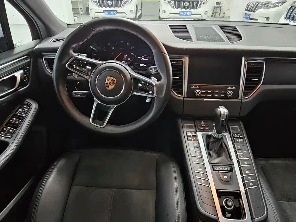 Porsche Macan — миниатюра 15