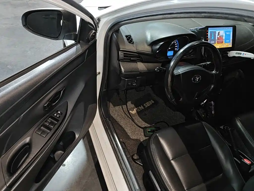 Toyota Yaris L — миниатюра 16