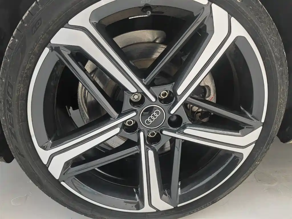 Audi A4L — миниатюра 7