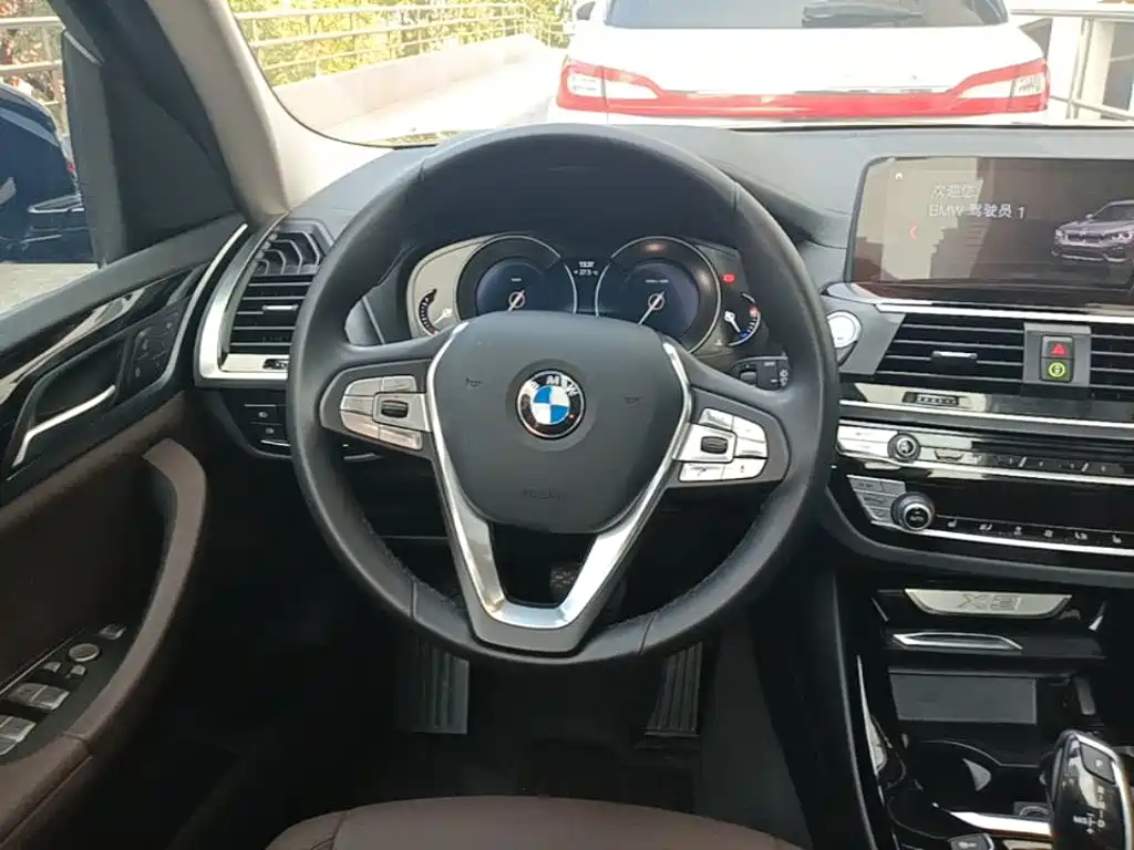 BMW X3 — миниатюра 11