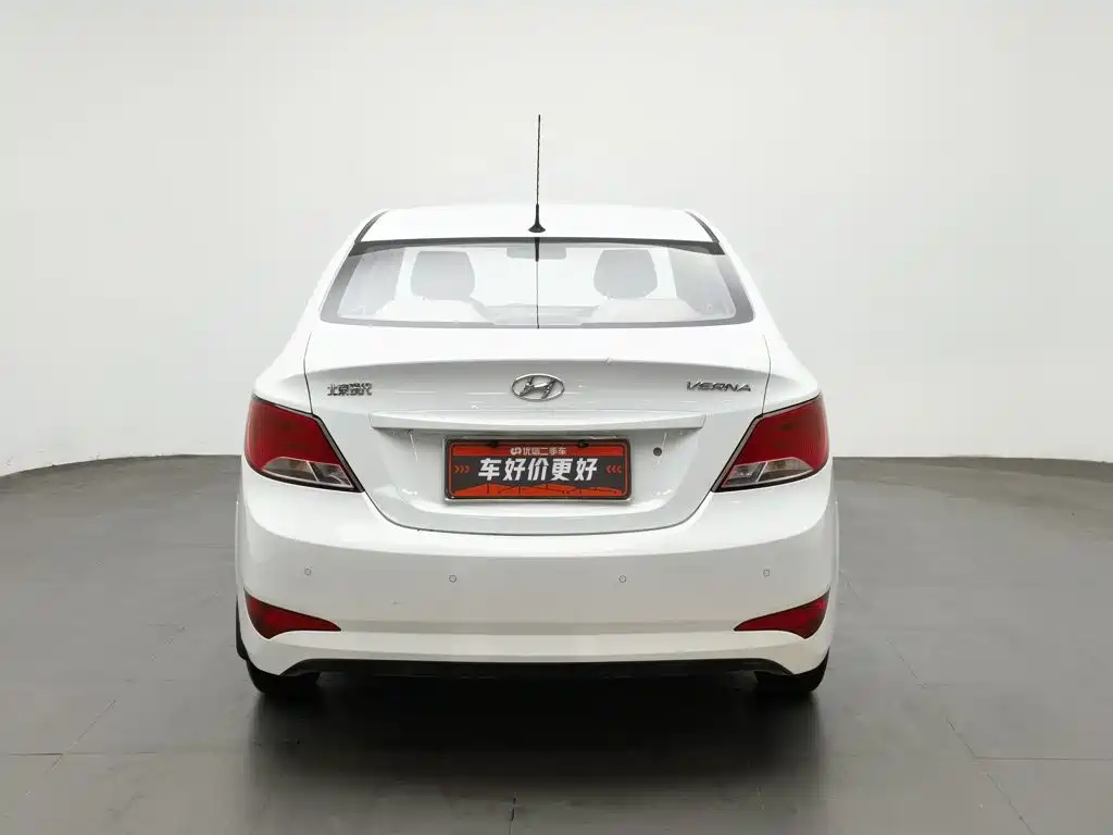Hyundai Verna — миниатюра 4