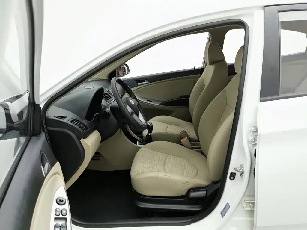 Hyundai Verna — миниатюра 10