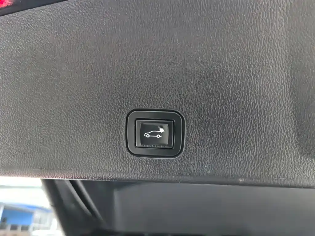 Cadillac SRX — миниатюра 19