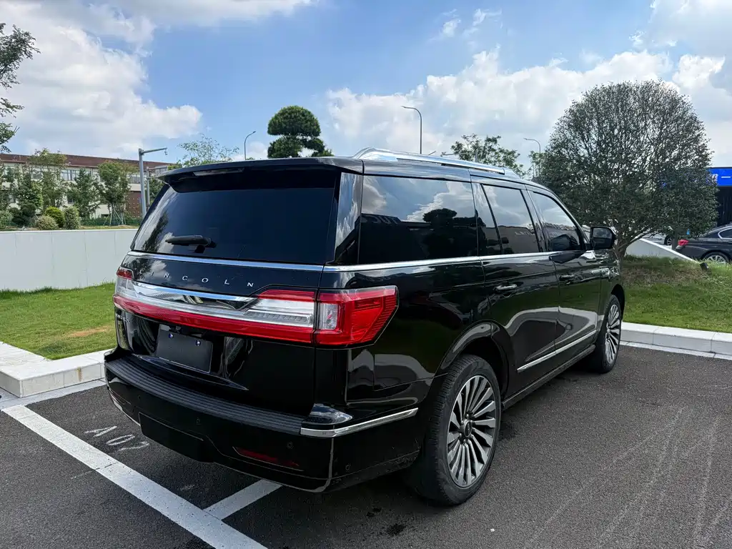 Lincoln Navigator — миниатюра 9