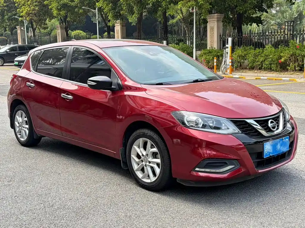 Nissan Tiida — миниатюра 3