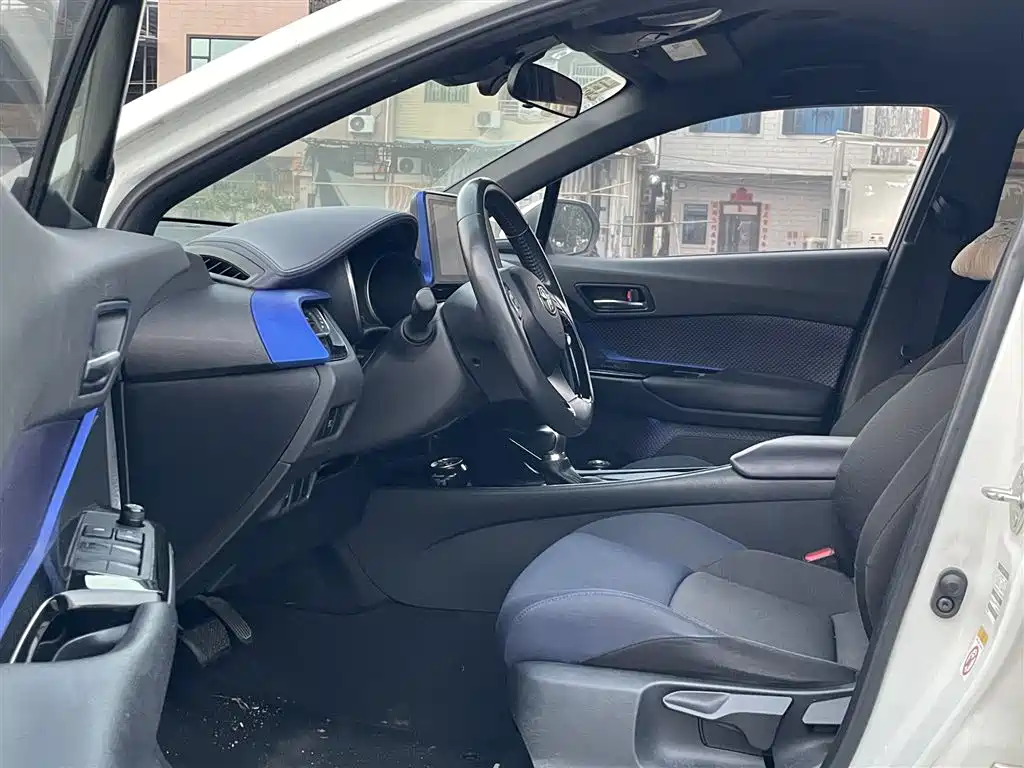 Toyota C-HR — миниатюра 6