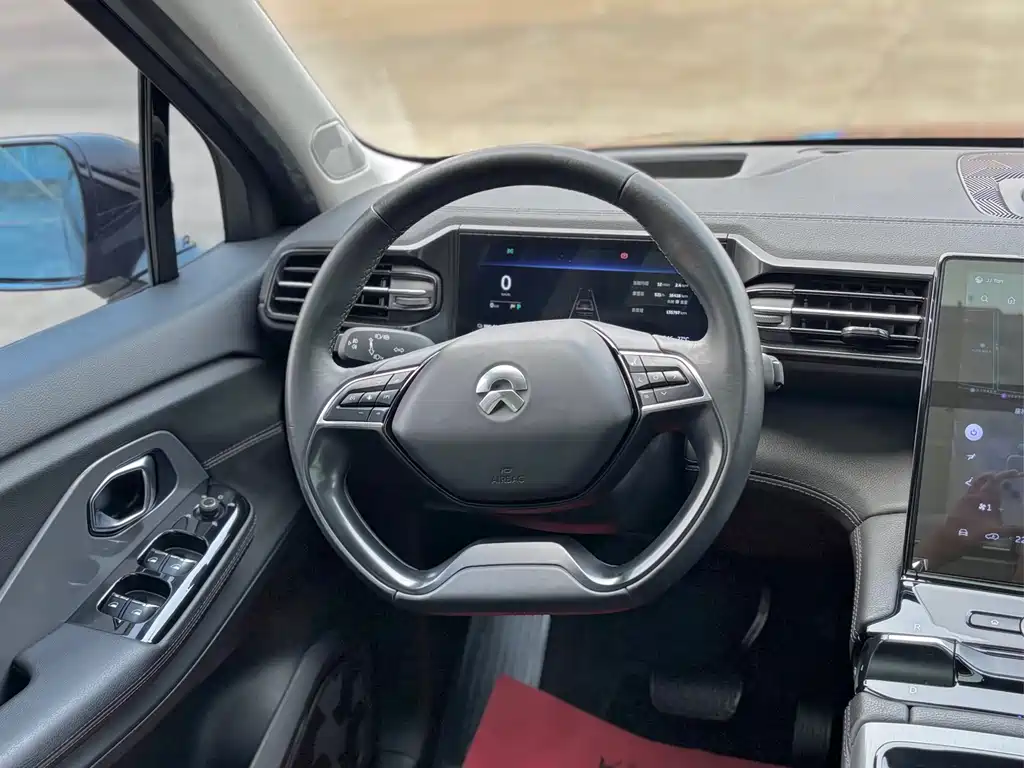 NIO ES8 — миниатюра 9