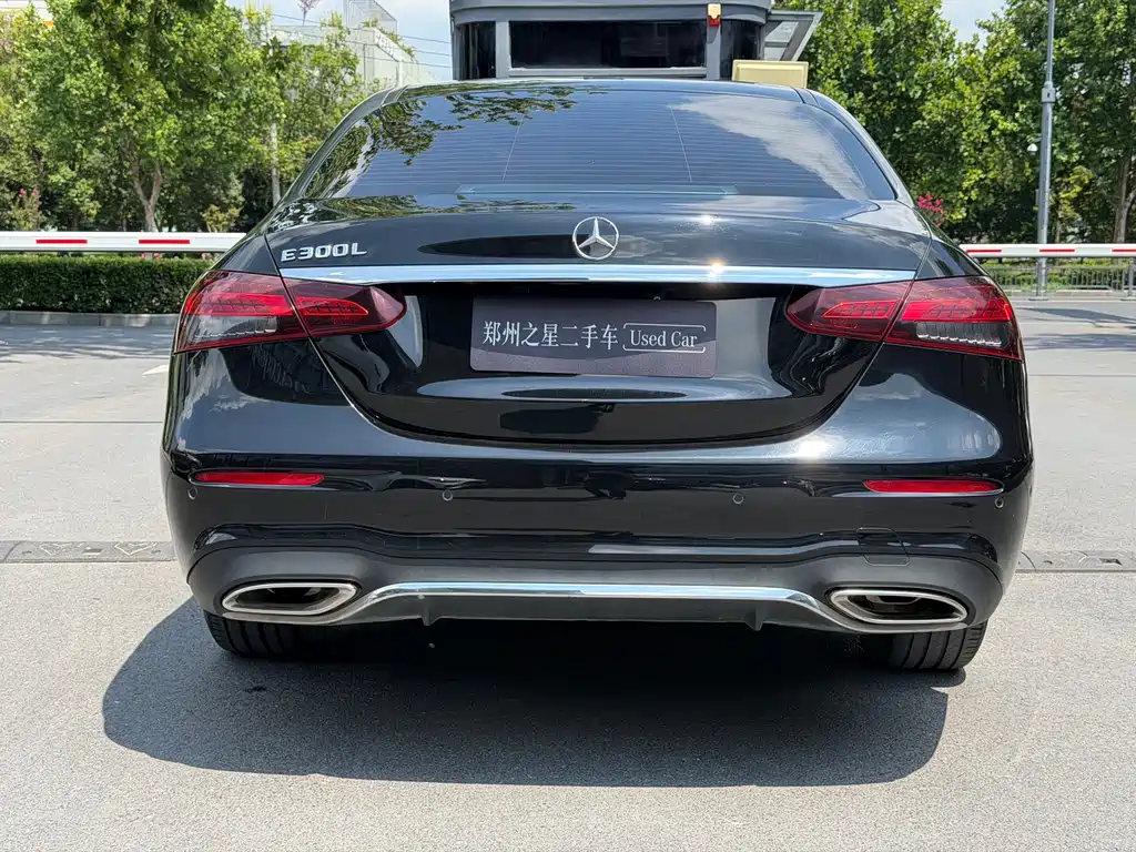 Mercedes-Benz E-Class — миниатюра 6