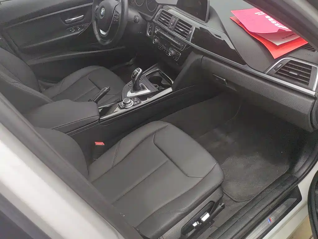 BMW 3 Series — миниатюра 8