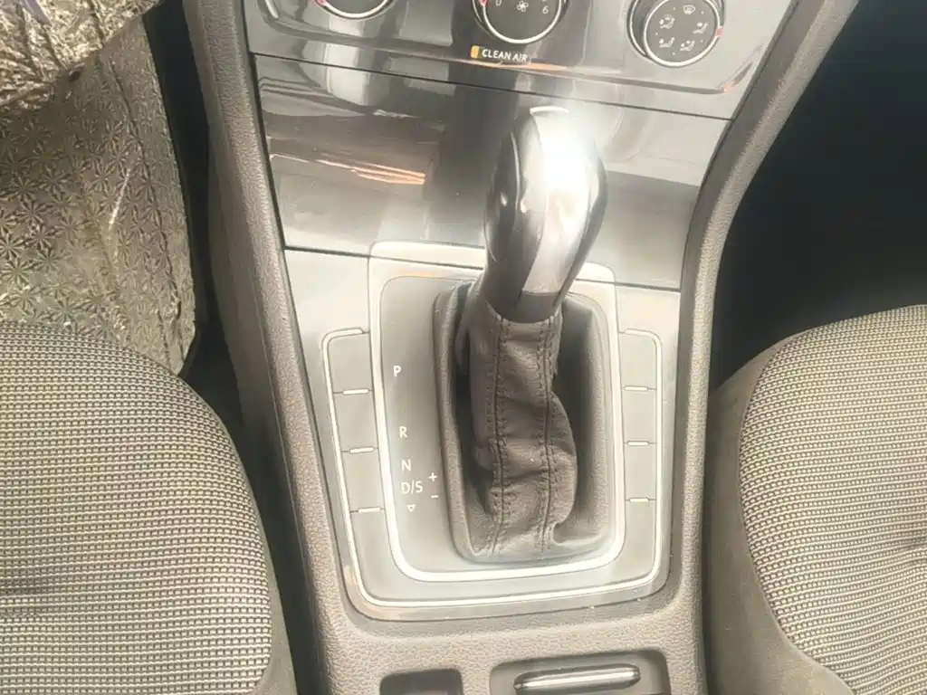 Volkswagen Golf — миниатюра 14