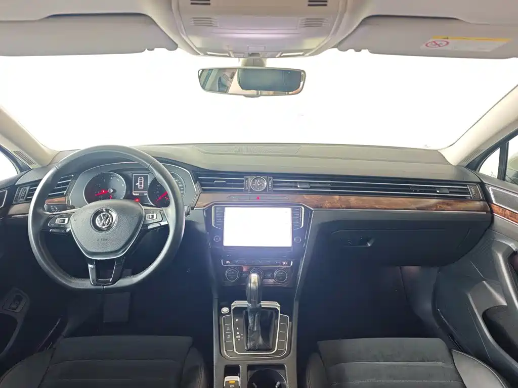 Volkswagen Magotan — миниатюра 4