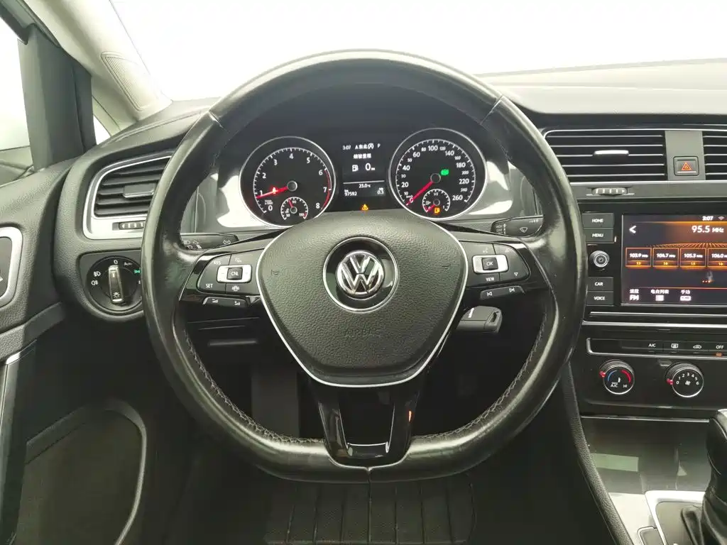 Volkswagen Golf — миниатюра 11