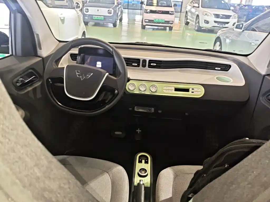 Wuling MINIEV — миниатюра 10