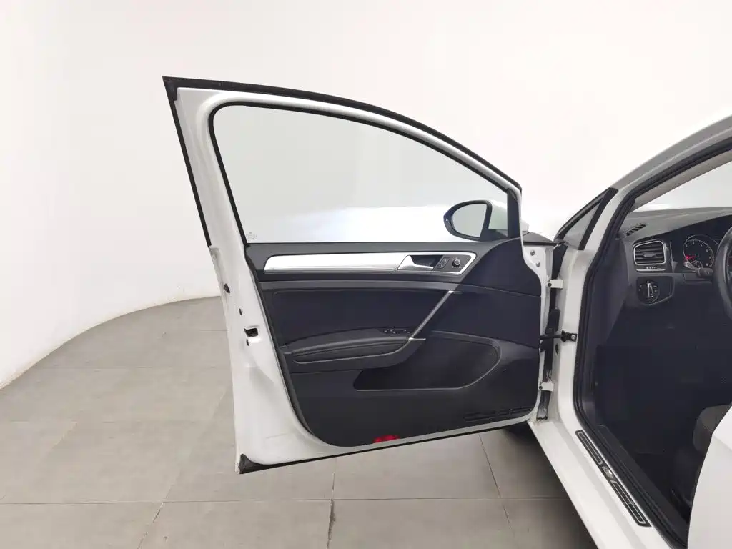 Volkswagen Golf — миниатюра 8