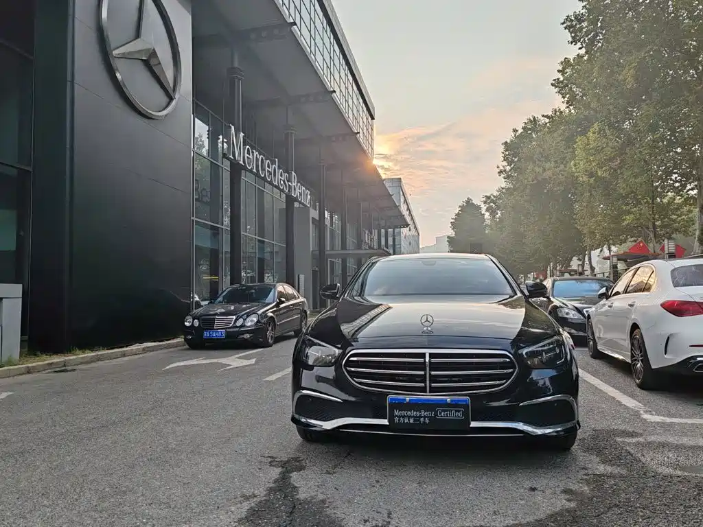 Mercedes-Benz E-Class — миниатюра 5