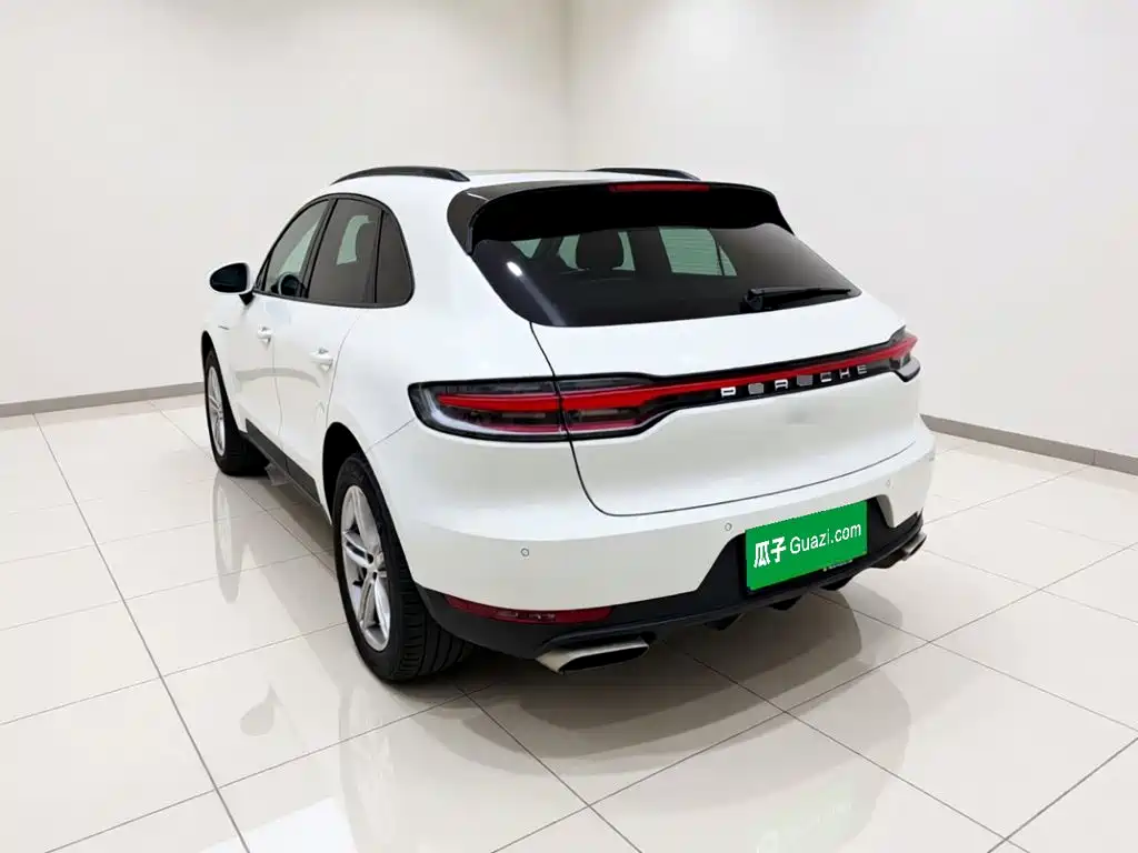 Porsche Macan — миниатюра 4