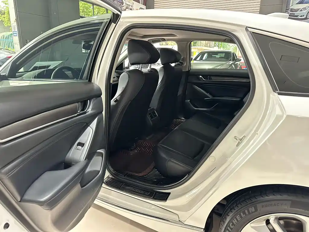 Honda Accord — миниатюра 6