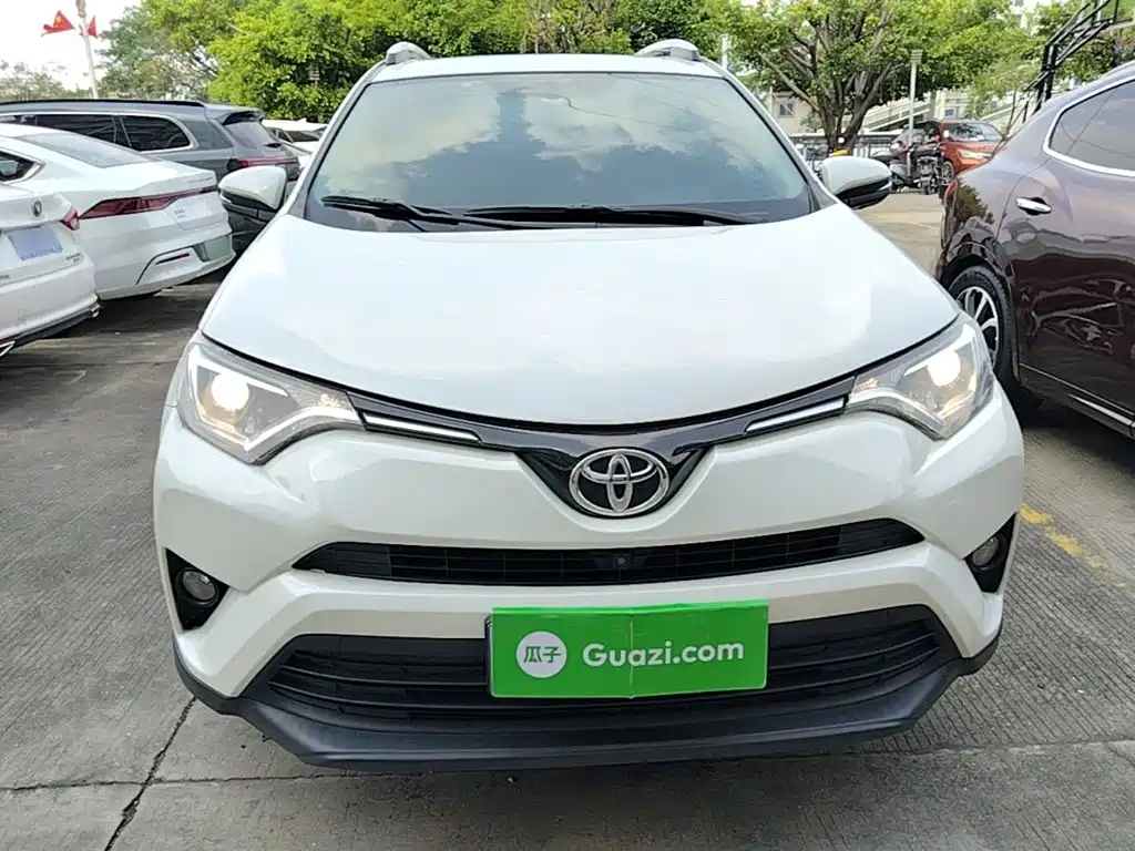 Toyota RAV4 — миниатюра 3