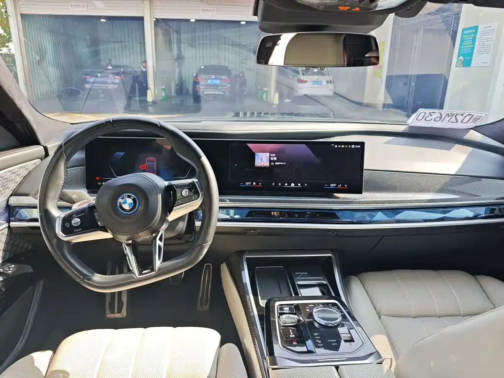 BMW i7 — миниатюра 9