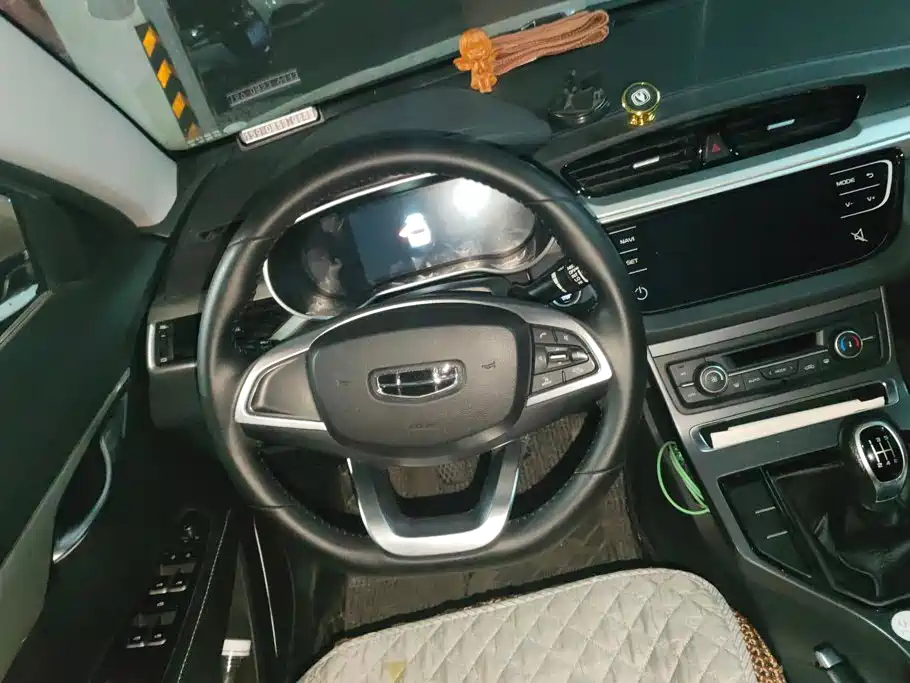 Geely Emgrand — миниатюра 15