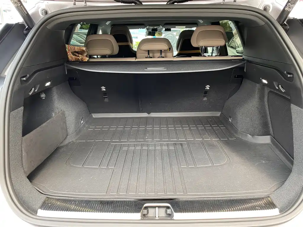 Volvo XC70 PHEV — миниатюра 21