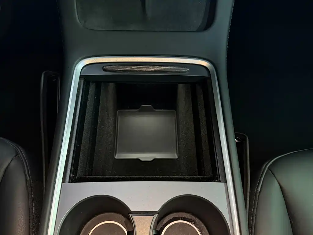Tesla Model 3 — миниатюра 26
