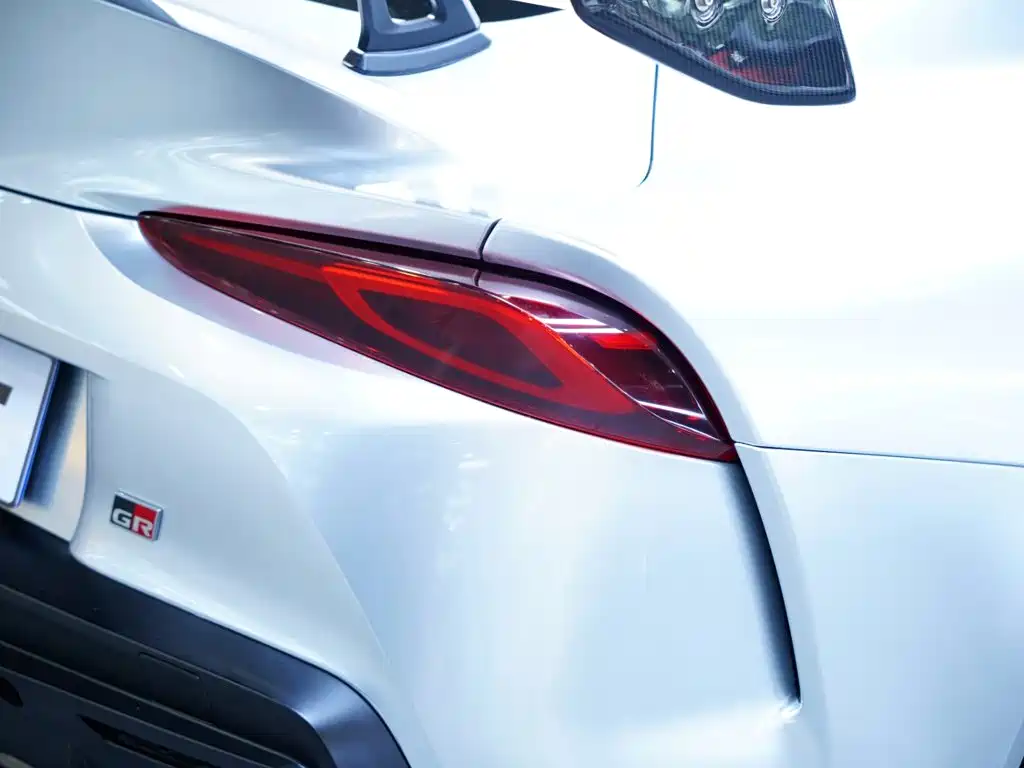 Toyota Supra — миниатюра 8