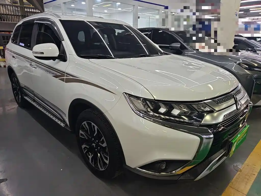 Mitsubishi Outlander — миниатюра 4
