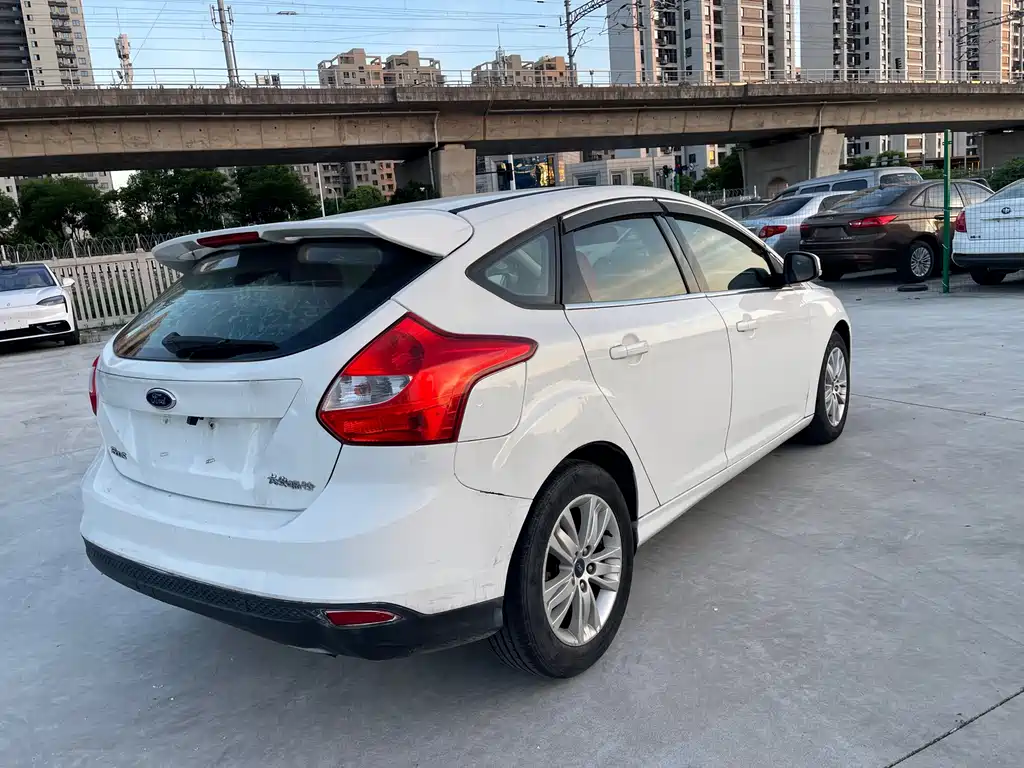 Ford Focus — миниатюра 5