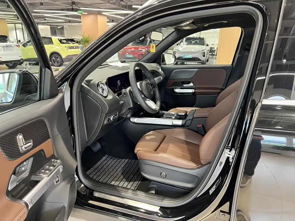 Mercedes-Benz GLB — миниатюра 8