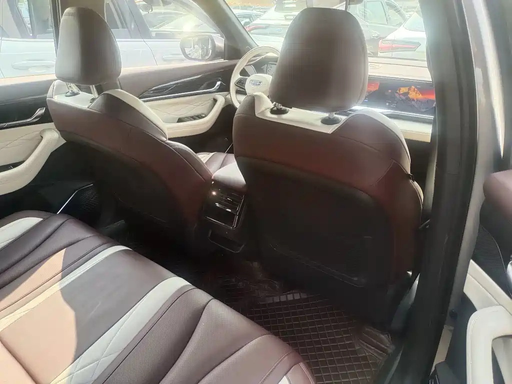 Geely Xingyue L — миниатюра 8