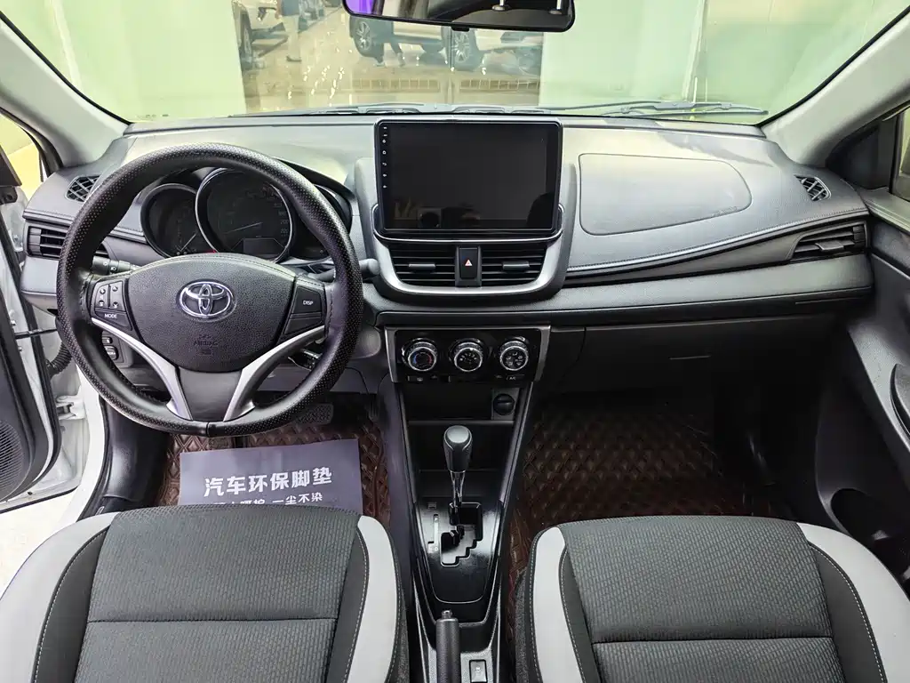 Toyota Yaris L — миниатюра 6