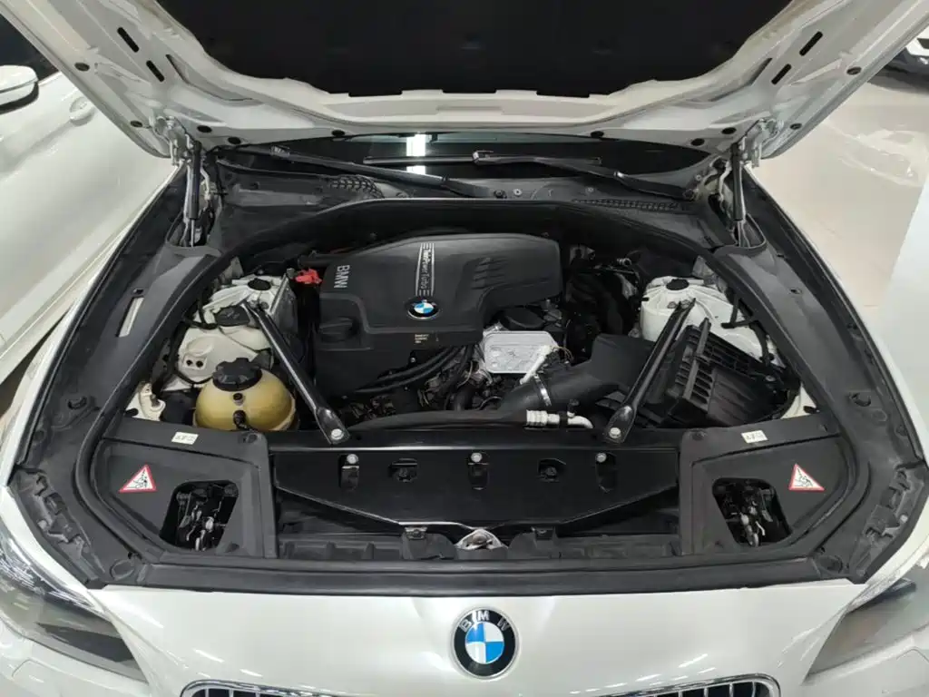 BMW 5 Series — миниатюра 20