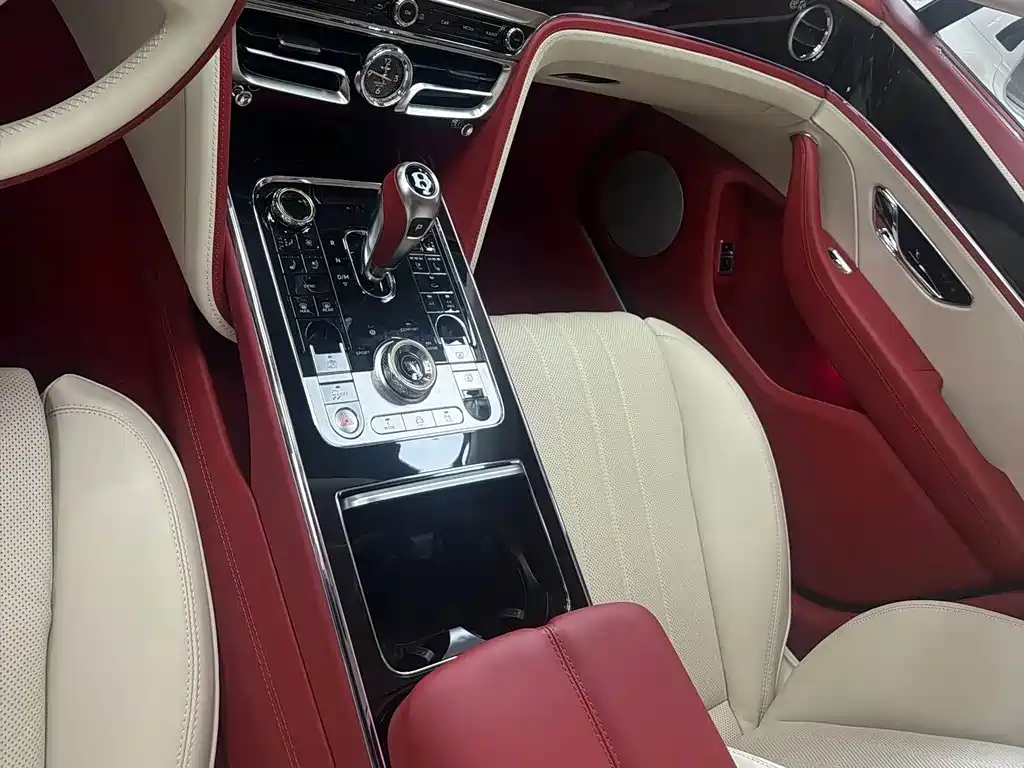 Bentley Flying Spur PHEV — миниатюра 3