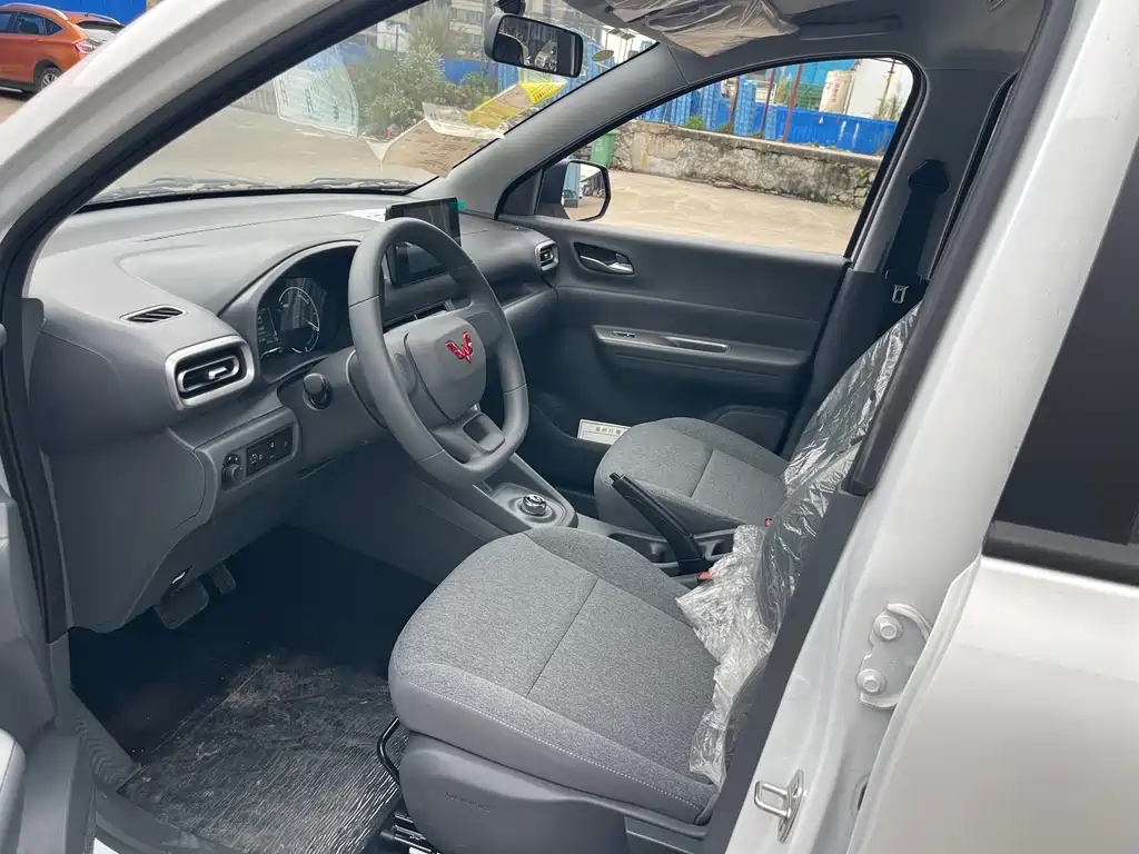 WULING WULING HONGGUANG NEW ENERGY