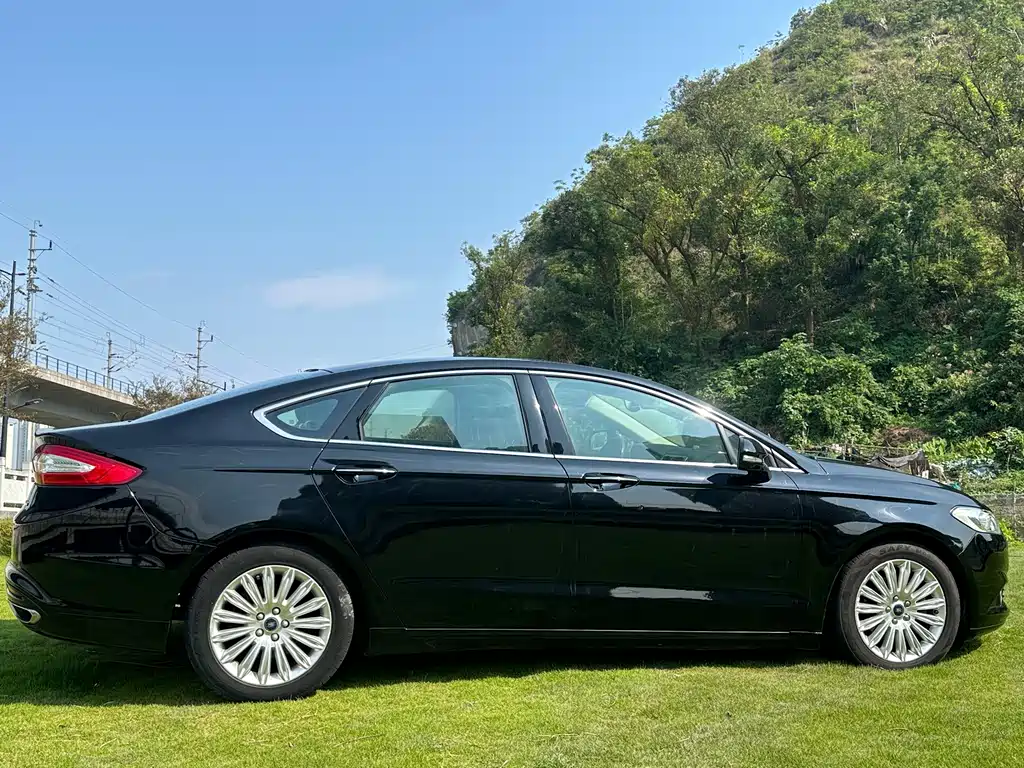 Ford Mondeo — миниатюра 4