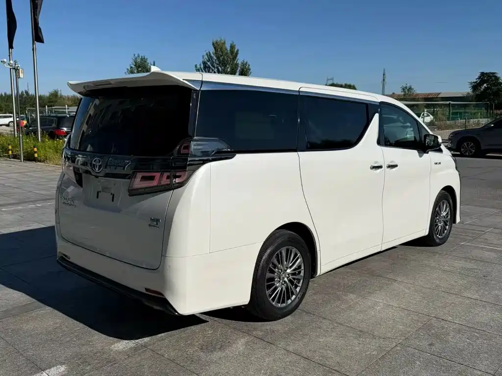 Toyota Vellfire — миниатюра 4