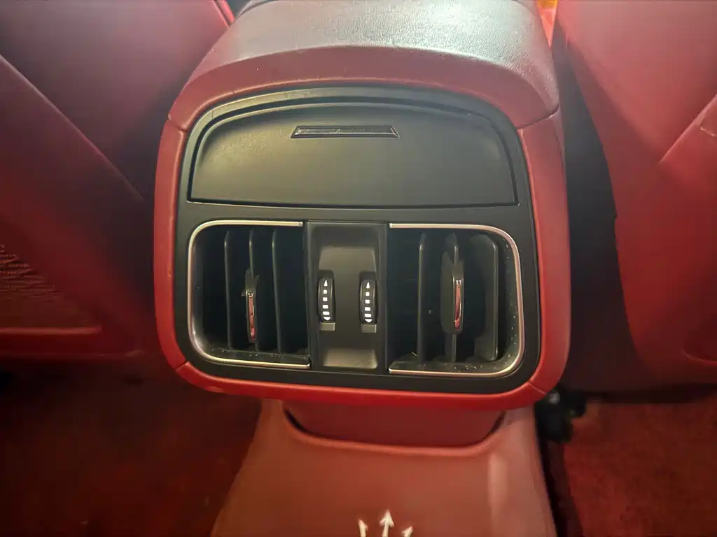 Maserati Levante — миниатюра 8